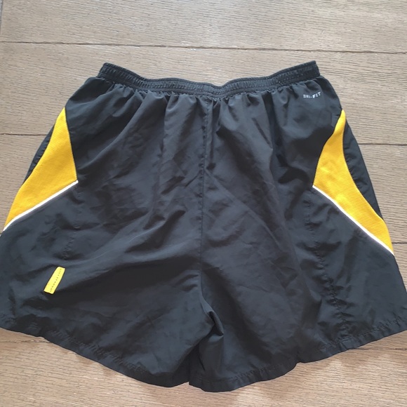 Men’s Nike Workout Shorts, XL - Picture 4 of 6